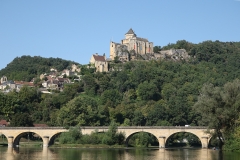 Castelnaud vu de la Dordogne à bord d'une gabarre